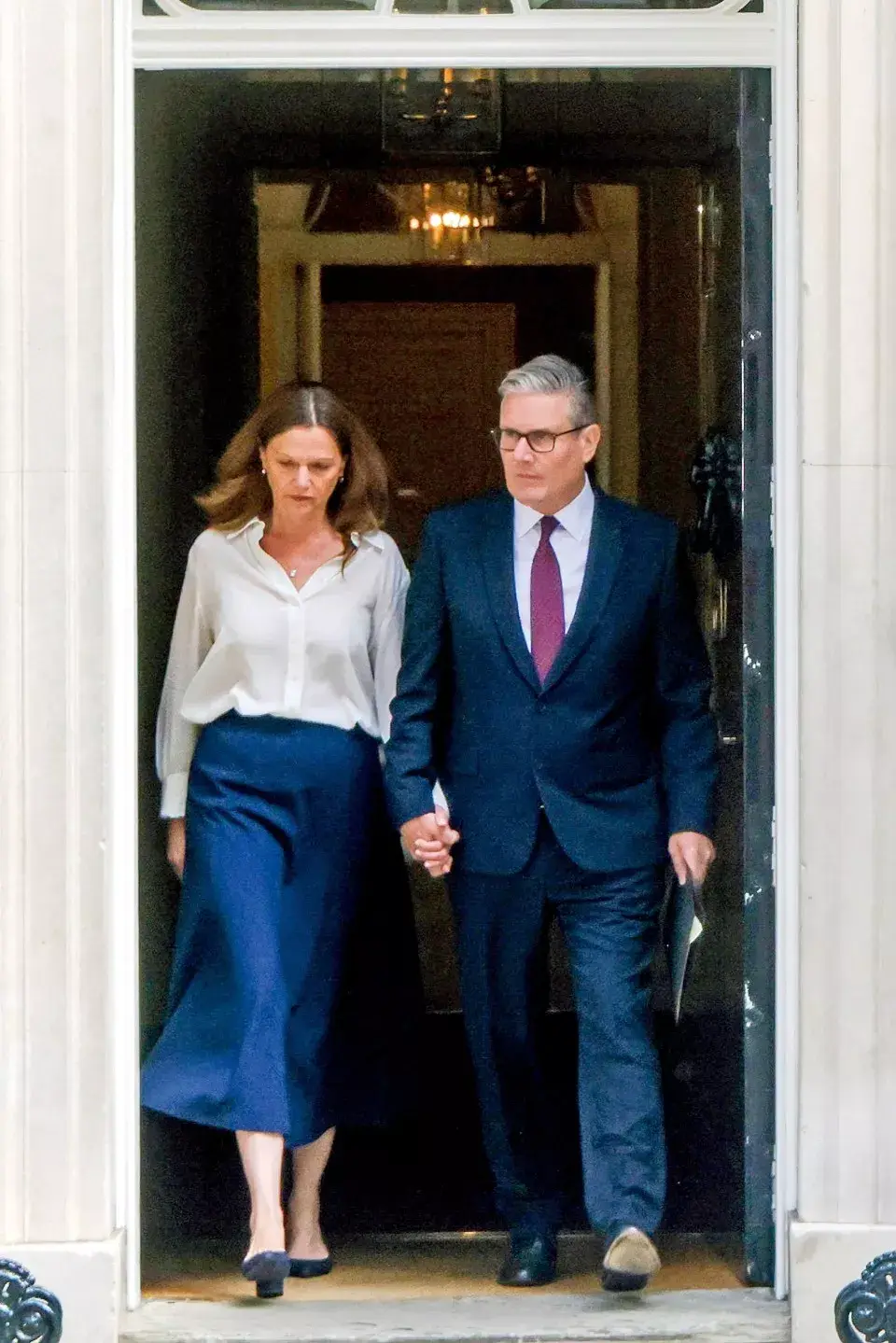 英国首相，“突然逃离”，背后的原因是...